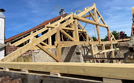 Remplacement complet charpente ferme comtoise type pastorale
